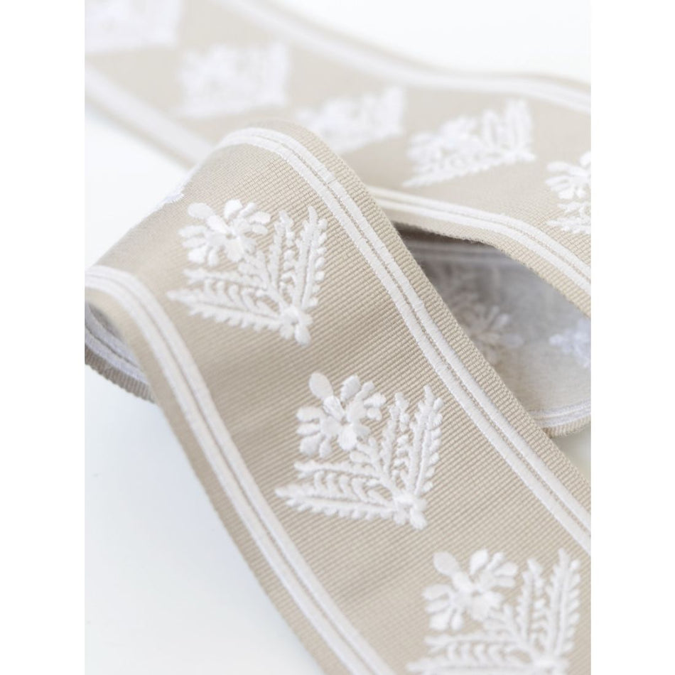 Laura Ashley Borders Lady Fern Dove Trimming