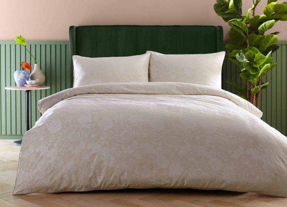 Wedgwood by Clarke & Clarke Waterlily Duvet Set Natural